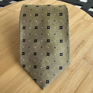 Bijan Men's 100% Silk Luxury Necktie Green Geometric Squares Handmade in France